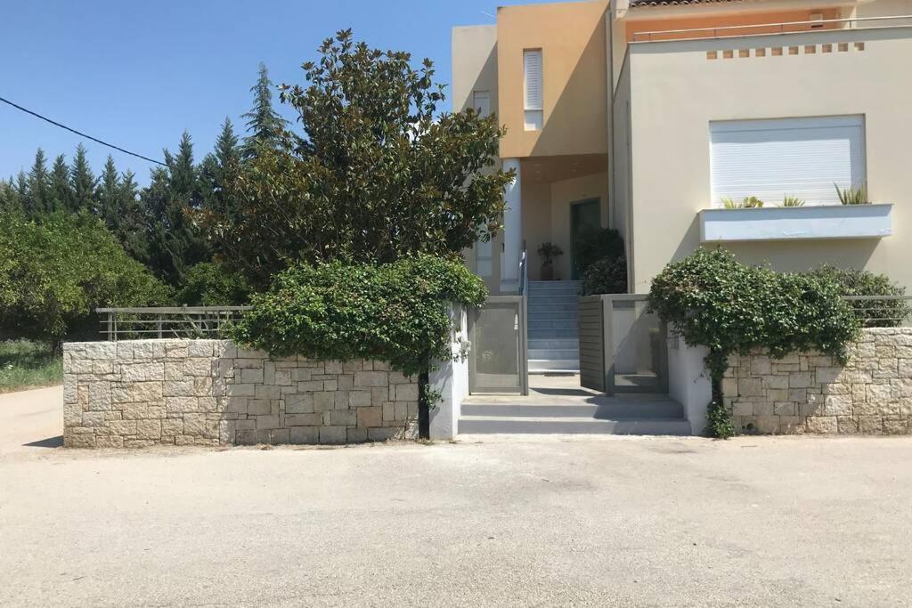 Aretis St Apartment